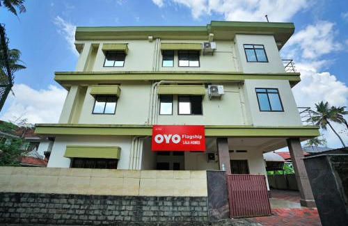 Aluva Hotel | Collection O Lala Homes