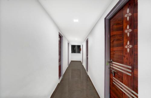 Phase 1 Hotel | Collection O Laxmi Chowk Hinjewadi