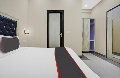 New Delhi Hotel | Collection O Metro View Ashok Vihar Near Shalimar Bagh Metro Station