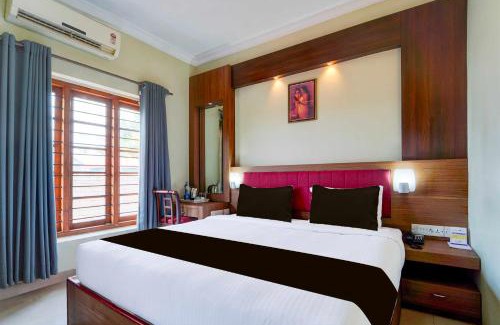 Palayam Hotel | Collection O MG Road Trivandrum