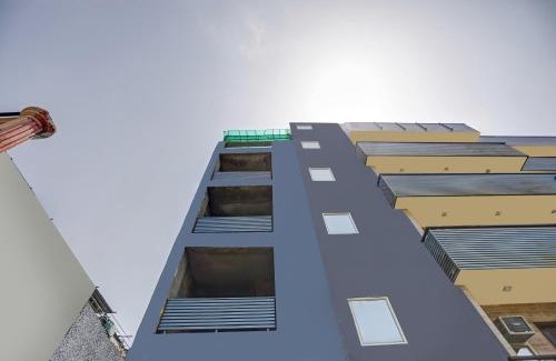 Delhi Hotel | Collection O Model Town Metro View