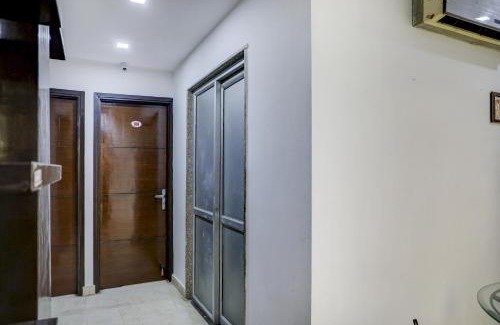 Chittaranjan Hotel | Collection O R S Villa Near Lotus Temple