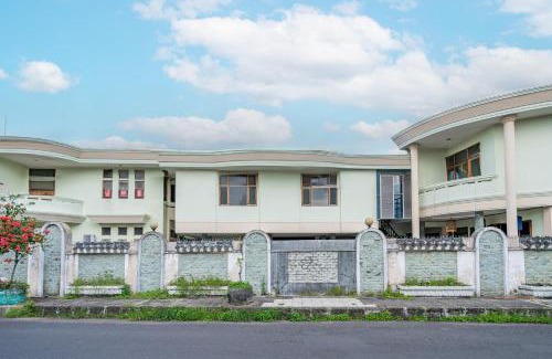 Tasikmalaya Hotel | Collection O Tasikmalaya Near Stadium Wiradadaha Formerly Hotel Abadi
