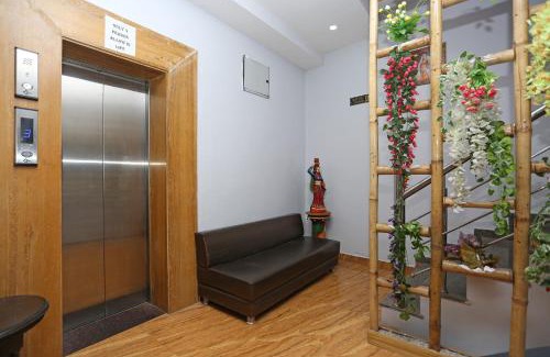 Gwalior Hotel | Collection O The Golden Village Nehru Park
