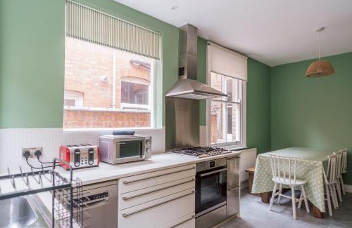 Thorpe Satchville Apartment | College Avenue Stay