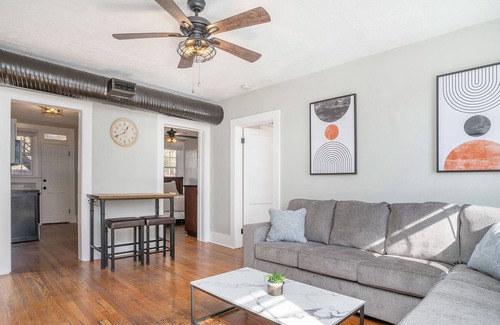 Ghent Apartment | Colley Manor - Piedmont Suite