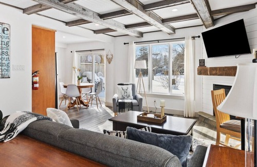 Collingwood House | Collingwood Chalet Near Blue Mountain Slopes 39B