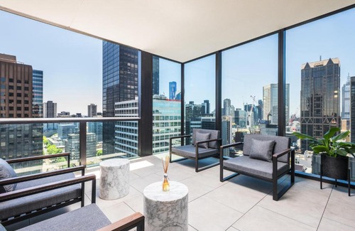 Melbourne Central Business District Apartment | Collins House Apartments by CLLIX