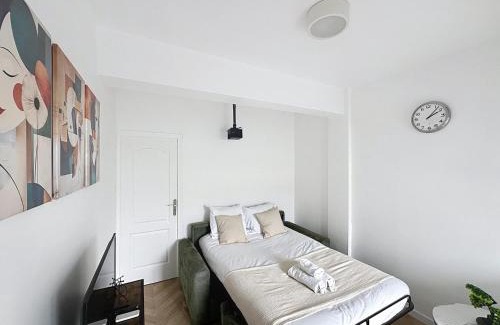 Petit-Colombes Apartment | Colombes - Home Cinéma près de La Défense et Paris