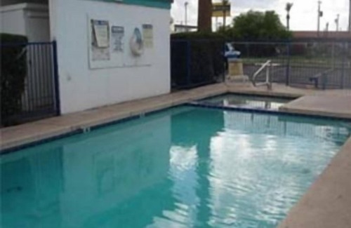 East Mesa Hotel | Colonade Motel