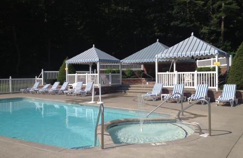 Lake George Resort | Colonel Williams Resort and Suites