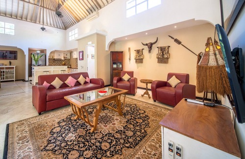 Candi Dasa Villa | Colonial 2 BR Villa, private access to beach