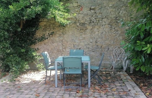 Bayeux Apartment | Colonial.