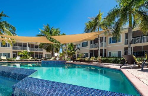 Rum Point House | Colonial Kai Condo