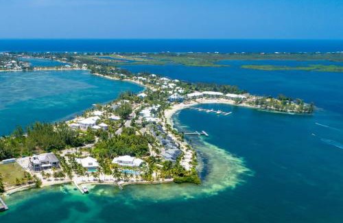 Rum Point House | Colonial Kai Condo