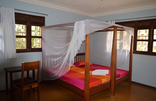 Entebbe Bed & Breakfast | Colonial Residence Bed and Breakfast Entebbe