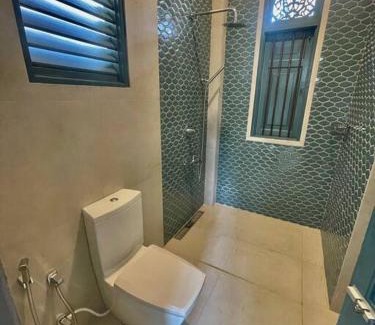 Ambalangoda Villa | Colonial Villa Oasis - 100m from Beach!