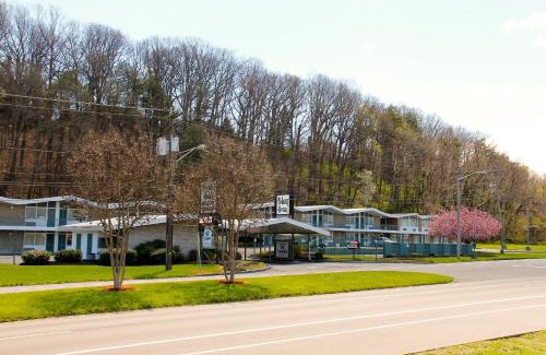 Roanoke Hotel | Colony House Motor Lodge