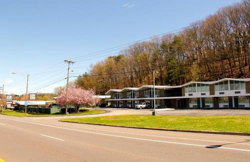 Roanoke Hotel | Colony House Motor Lodge
