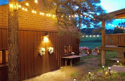 Mount Vernon House | Colorado Family Reunion and Wedding Headquarters