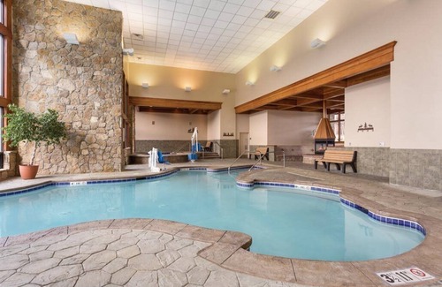 Four O'Clock Cabin | Colorado Ski-in/Ski-out 1bed/1ba Sleeps up to 4