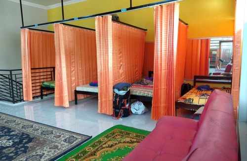 Probolinggo Hotel | Colorbox House
