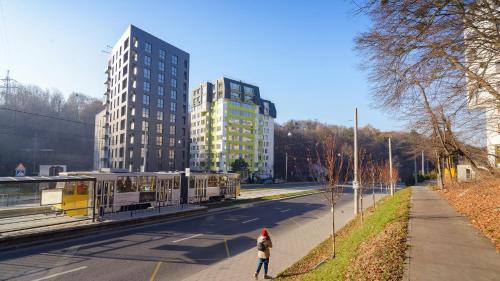 Halyts'kyi district Apartment | Colored balloons - 3 bedrooms, 3 bathrooms, equipped large apartments