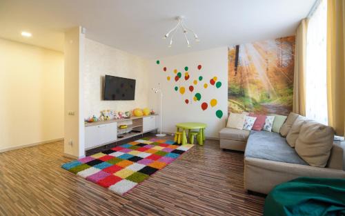 Halyts'kyi district Apartment | Colored balloons - 3 bedrooms, 3 bathrooms, equipped large apartments
