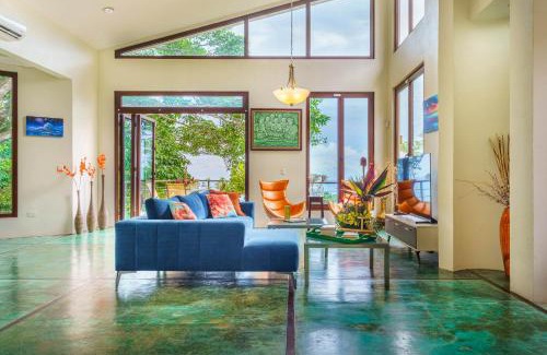 Dominical Villa | Colores del Viento - by Pura Villas