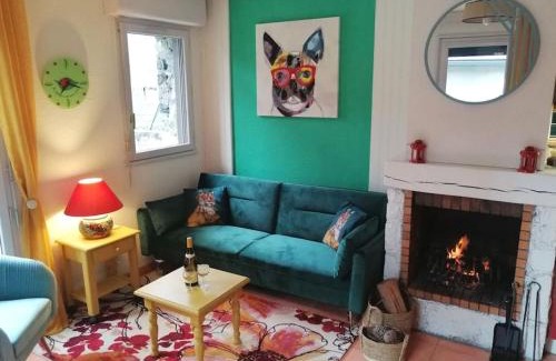Esquieze-Sere Apartment | Colorful Appartement near Luz-Saint-Sauveur