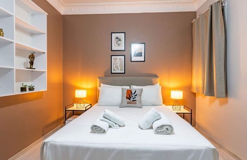 Nisantasi Apartment | Colorful Breezy Apartment Close Trendy Attractions in the Heart of Nisantasi
