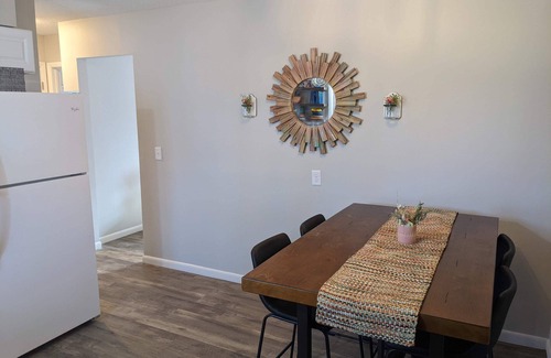 Manhattan House | Colorful & Bright Blue Ranch House close to KSU Football stadium