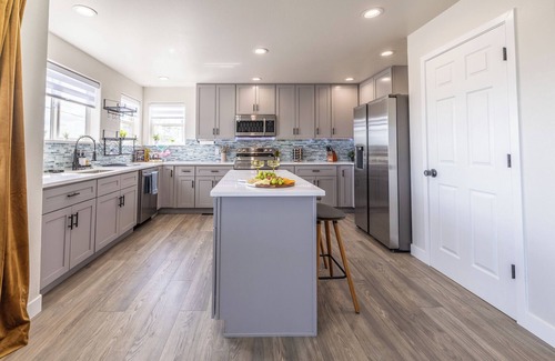 South Westminster House | Colorful Comfort with Hot Tub Retro Arcade Fire Pit Games