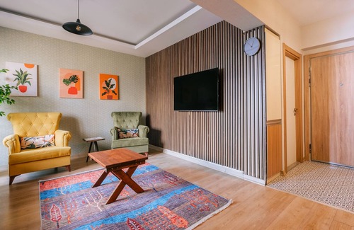 Esenyurt Apartment | Colorful Flat Near Torium and Beylikduzu Metrobus