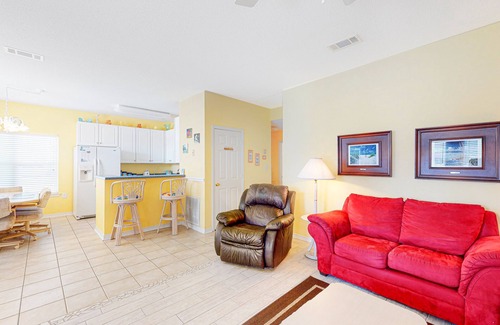 Orange Beach Condo | Colorful Ground-Floor Condo w/Shared Pool, Central A/C, Private W/D, Free WiFi