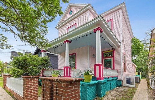 Columbus Apartment | Colorful Historic Uptown Home close to Hospitals, Ft Benning/Moore and CSU