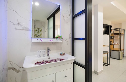 Lamai Hotel | Colorize Boutique Hotel