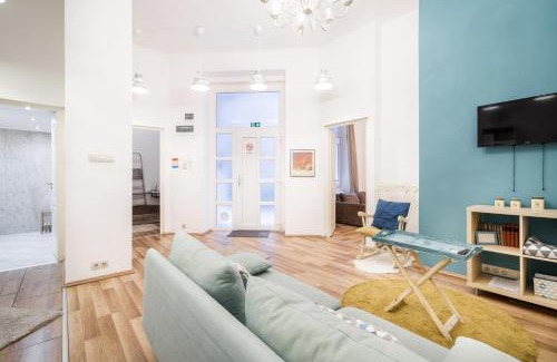 Terezvaros Apartment | Colorwave Design Apartment