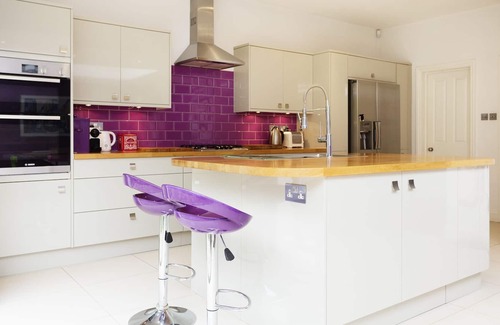 Ravenscourt Park House | Colourful in Chiswick, by Veeve