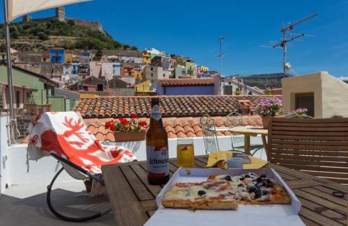 Bosa Historic Centre Apartment | Colours in the street