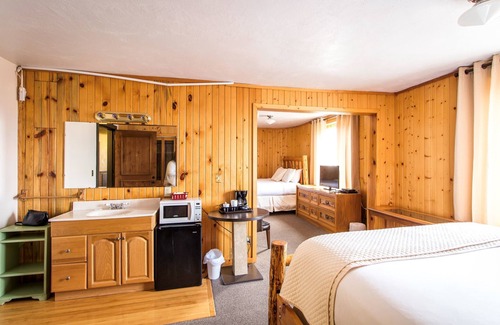 Afton Hotel | Colter's Lodge