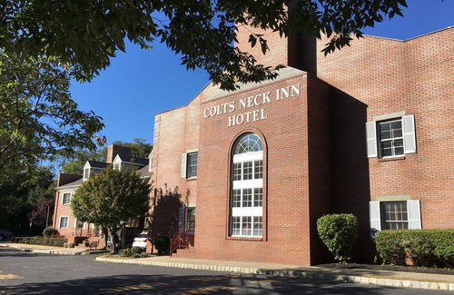 Colts Neck Hotel | Colts Neck Inn Hotel