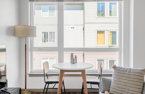 Columbia City Apartment | Columbia City Studio w WD Gym nr Light Rail SEA-345