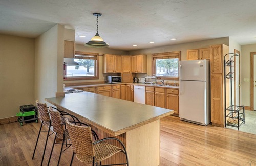 Columbia Falls House | Columbia Falls Private Retreat: Pool Table & Deck!