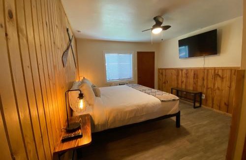 Colville Hotel | Columbia Point Resort