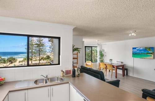 Caloundra Apartment | Columbia Point U6, 7 Bulcock Beach Esp
