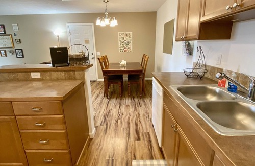 Colville House | Colville’s North Nest! 2 bedroom with garage and washer/dryer