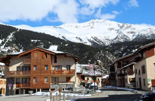 Aussois Apartment | COM206 :Apartment in quiet area near free shuttle bus and swimming pool