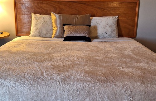 Coldwater Hotel | Comanche inn