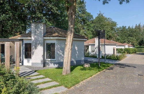 Municipality of Harderwijk House | Come and enjoy the beautiful detached bungalows, fully equipped with a spacious kitchen and cozy fireplace